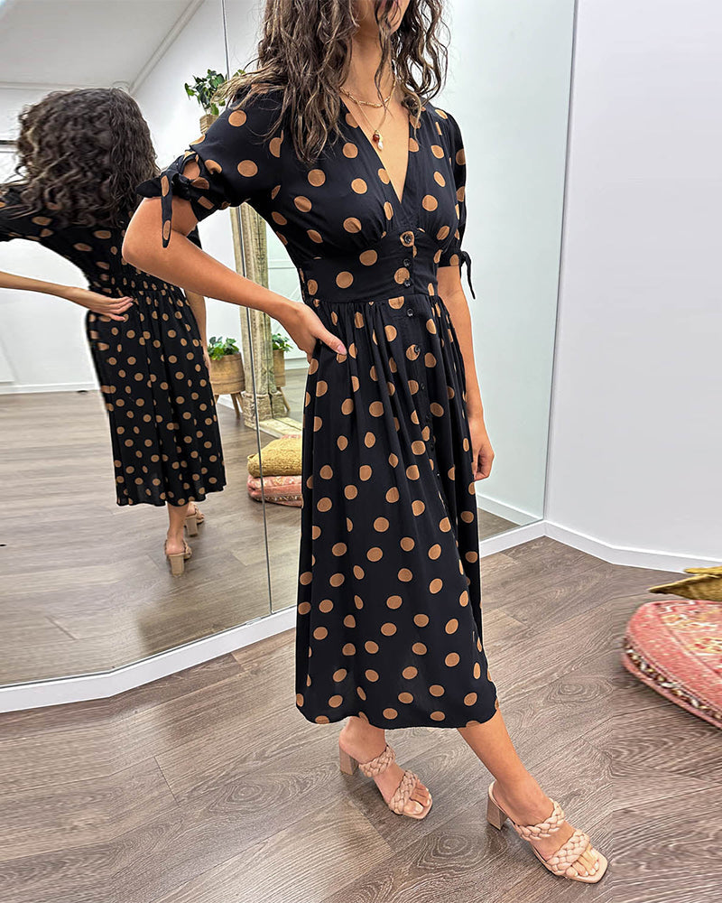 DAISY | ELEGANTE JURK MET MODERNE STIPPEN