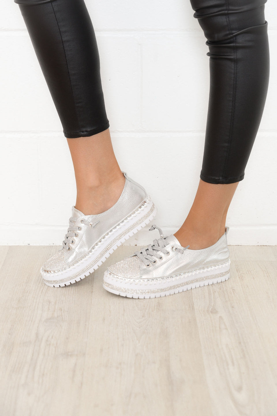Emma™ | De comfortabele sneaker die je laat shinen!